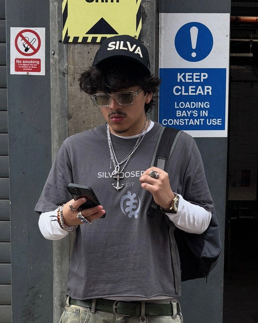 NYE GYAME Signature Tee – Anthracite/Slate Blue